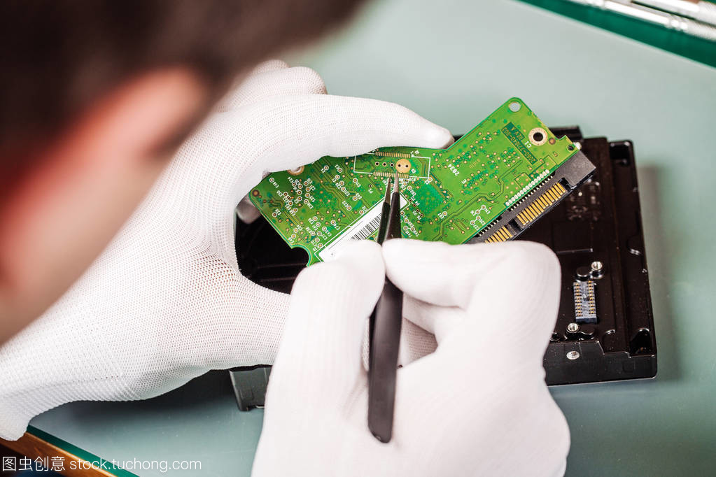 硬件服務(wù)中心的女性力量 在計算機維修領(lǐng)域的突破與成長